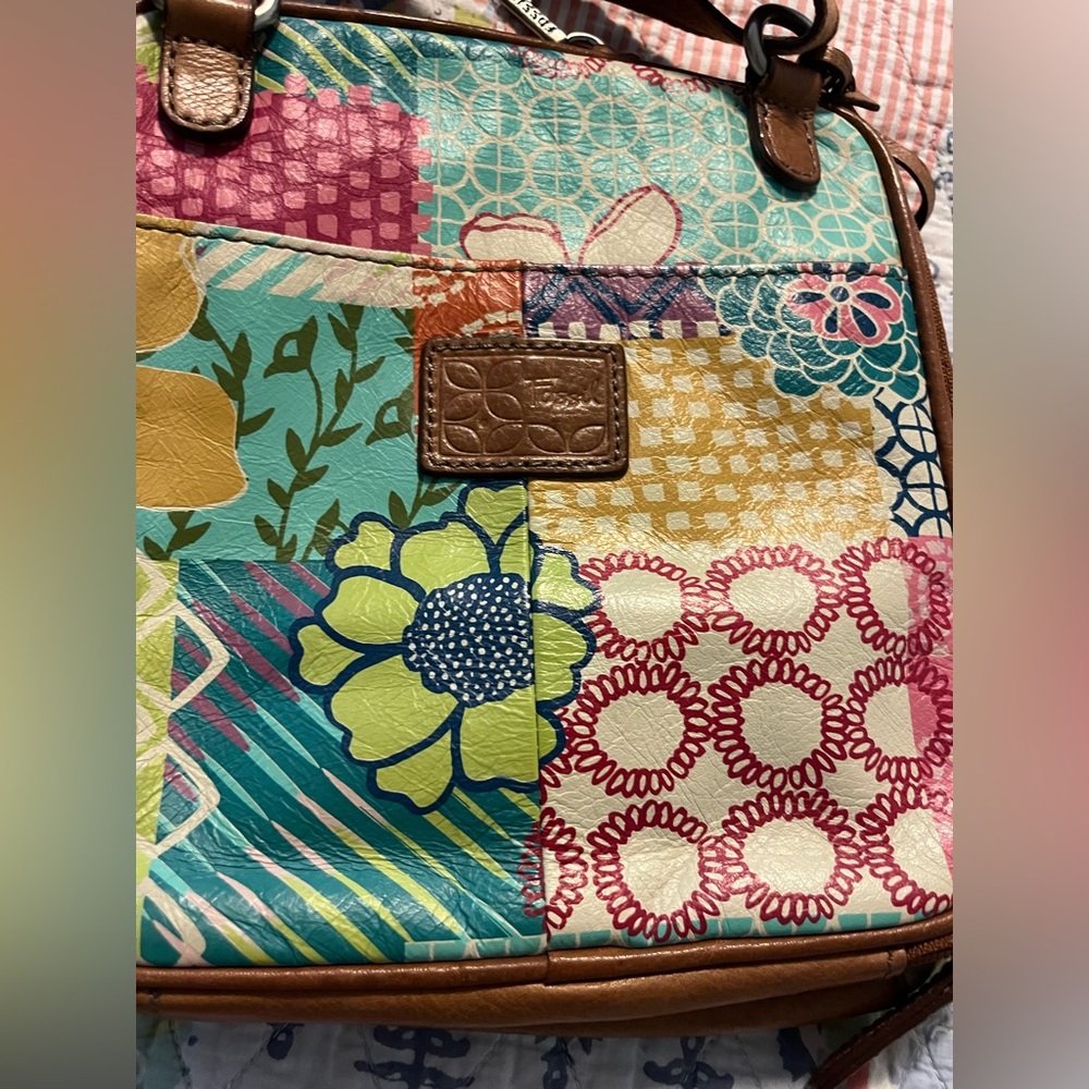 EUC Fossil floral patchwork leather crossbody bag - Picture 3 of 15